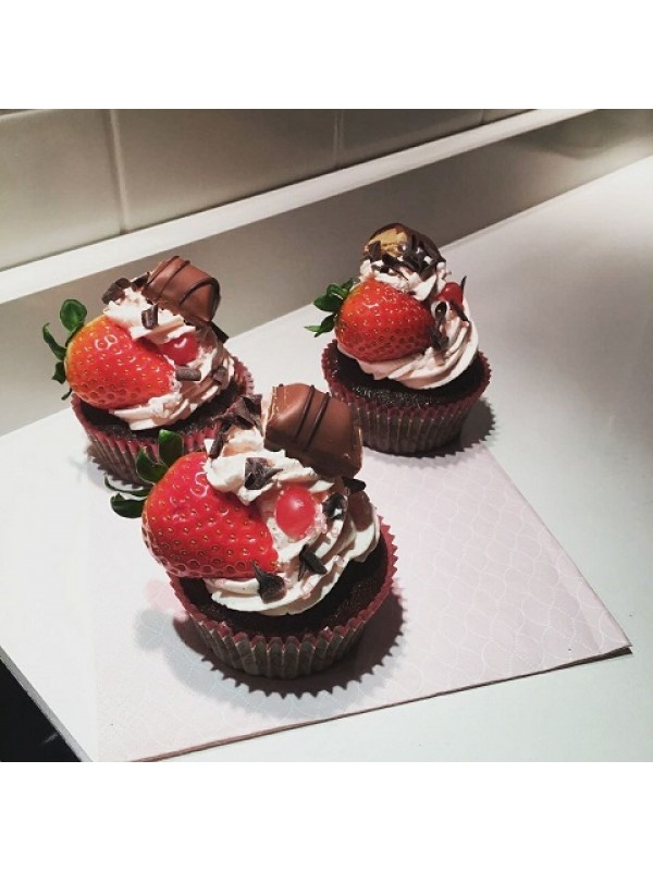 Chocolade Cupcake met aardbeien