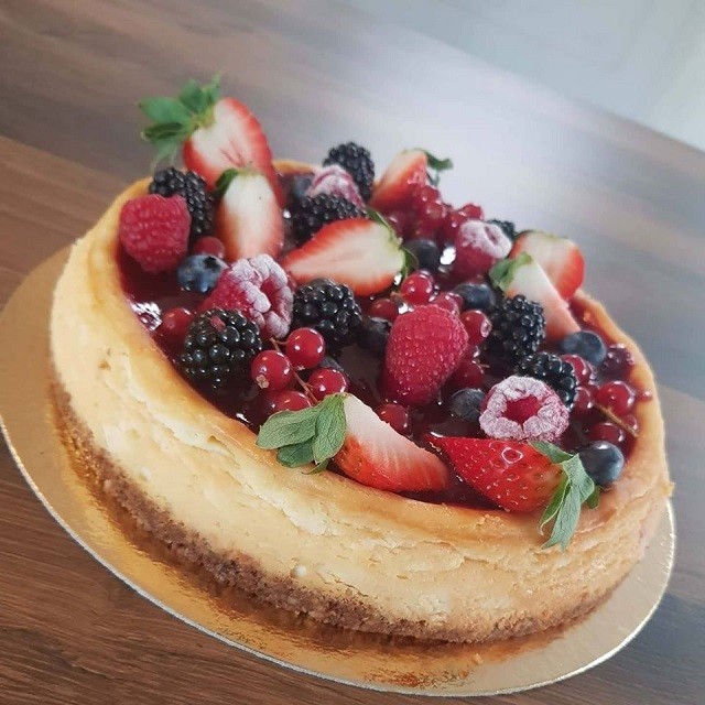 Artisanale Cheesecake met verse vruchten 8 pers